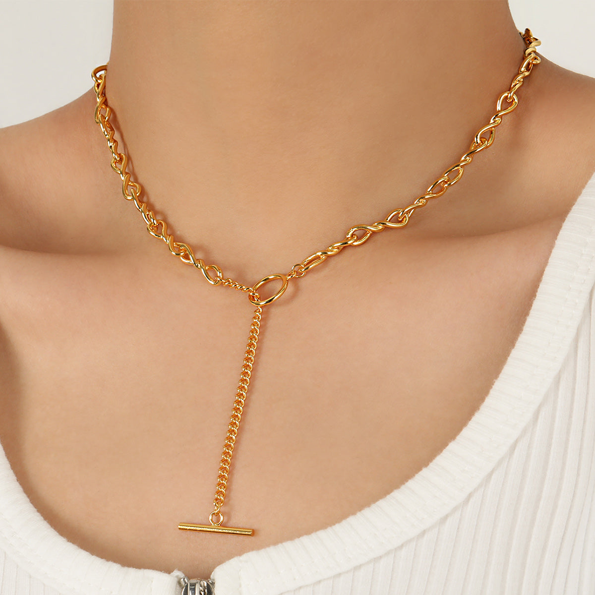 Bella - Hollow Twisted T-Bar Necklace