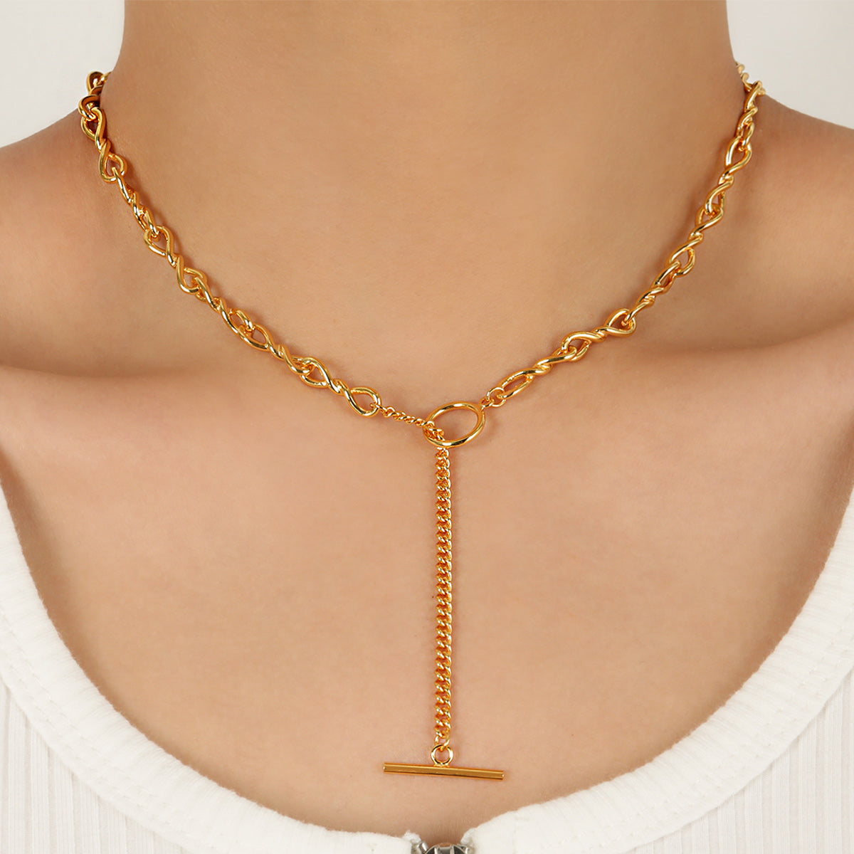 Bella - Hollow Twisted T-Bar Necklace