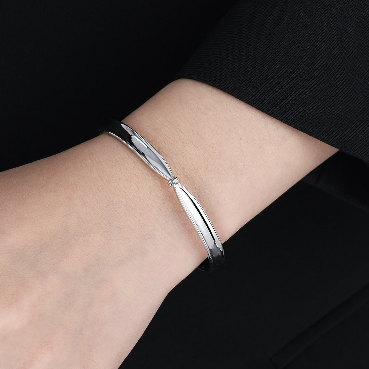 Stunning Fashion Knot 925 Sterling Silver Open Bangle