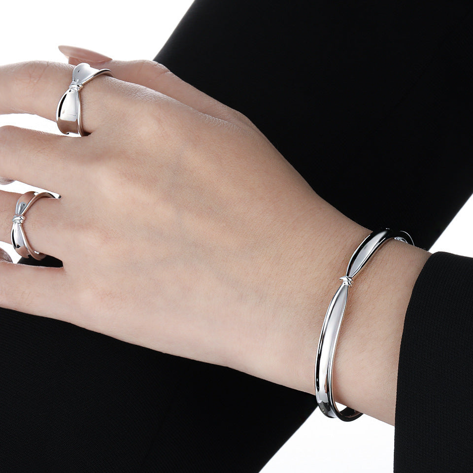 Stunning Fashion Knot 925 Sterling Silver Open Bangle