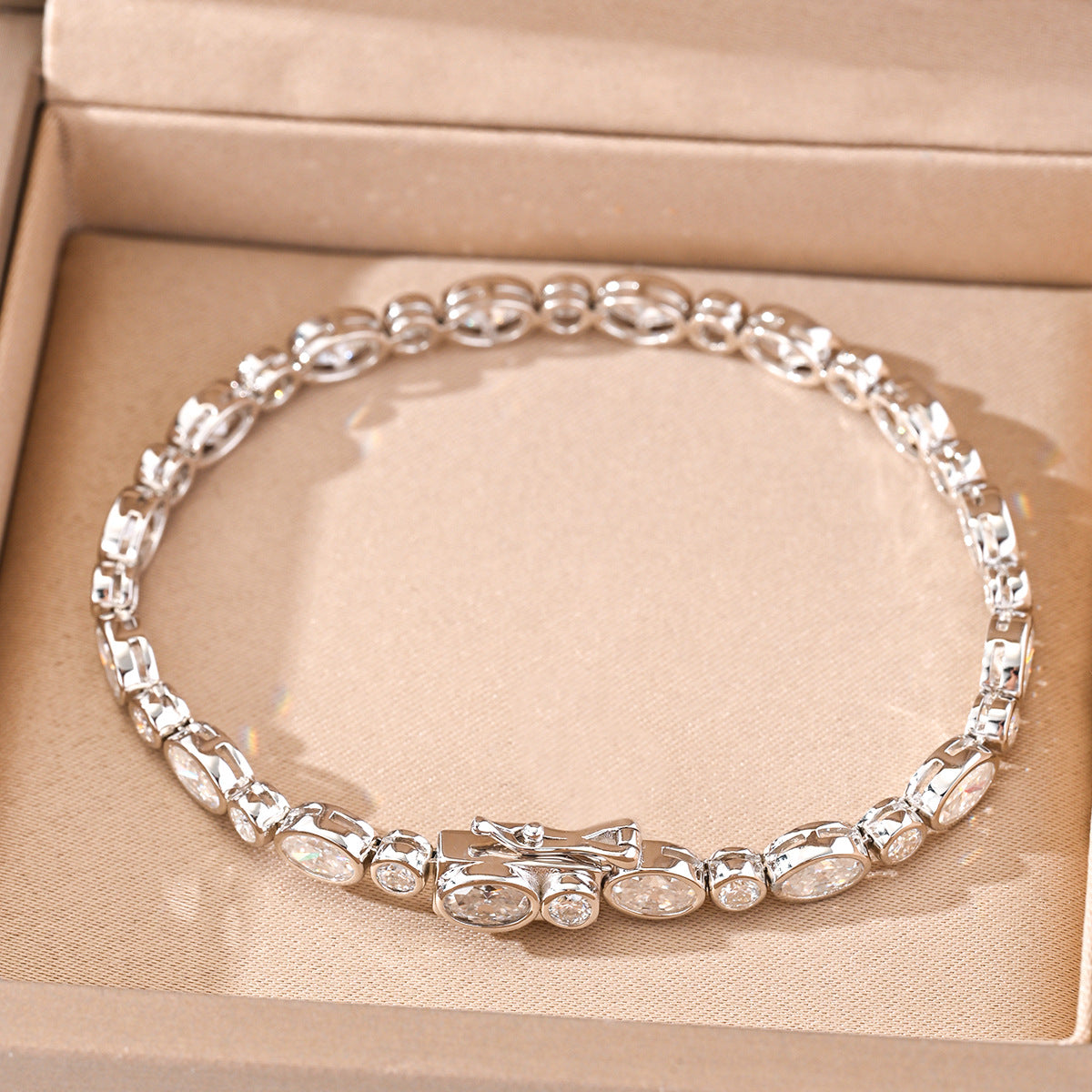 The Vivienne Moissanite Bracelet